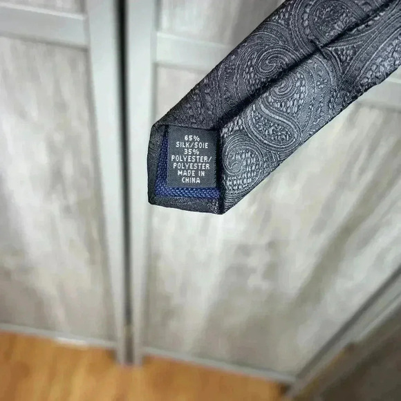 Michael Kors Neck Tie Paisley Embossed 76 x 3 NEW - Picture 7 of 7